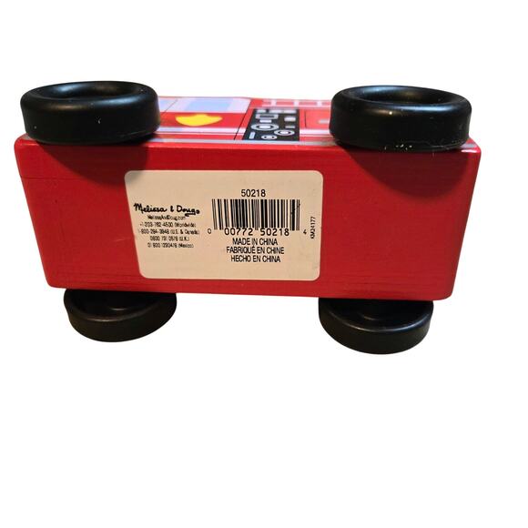 Melissa and Doug Wooden Fire Truck Toy with Fireman NEW - Picture 5 of 5